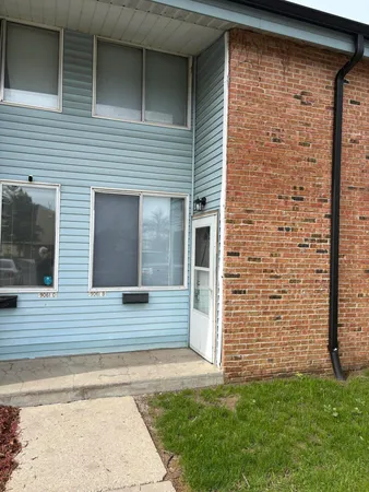 $72,900 | 9061 North 95th Street, Unit B, Milwaukee, WI 53224