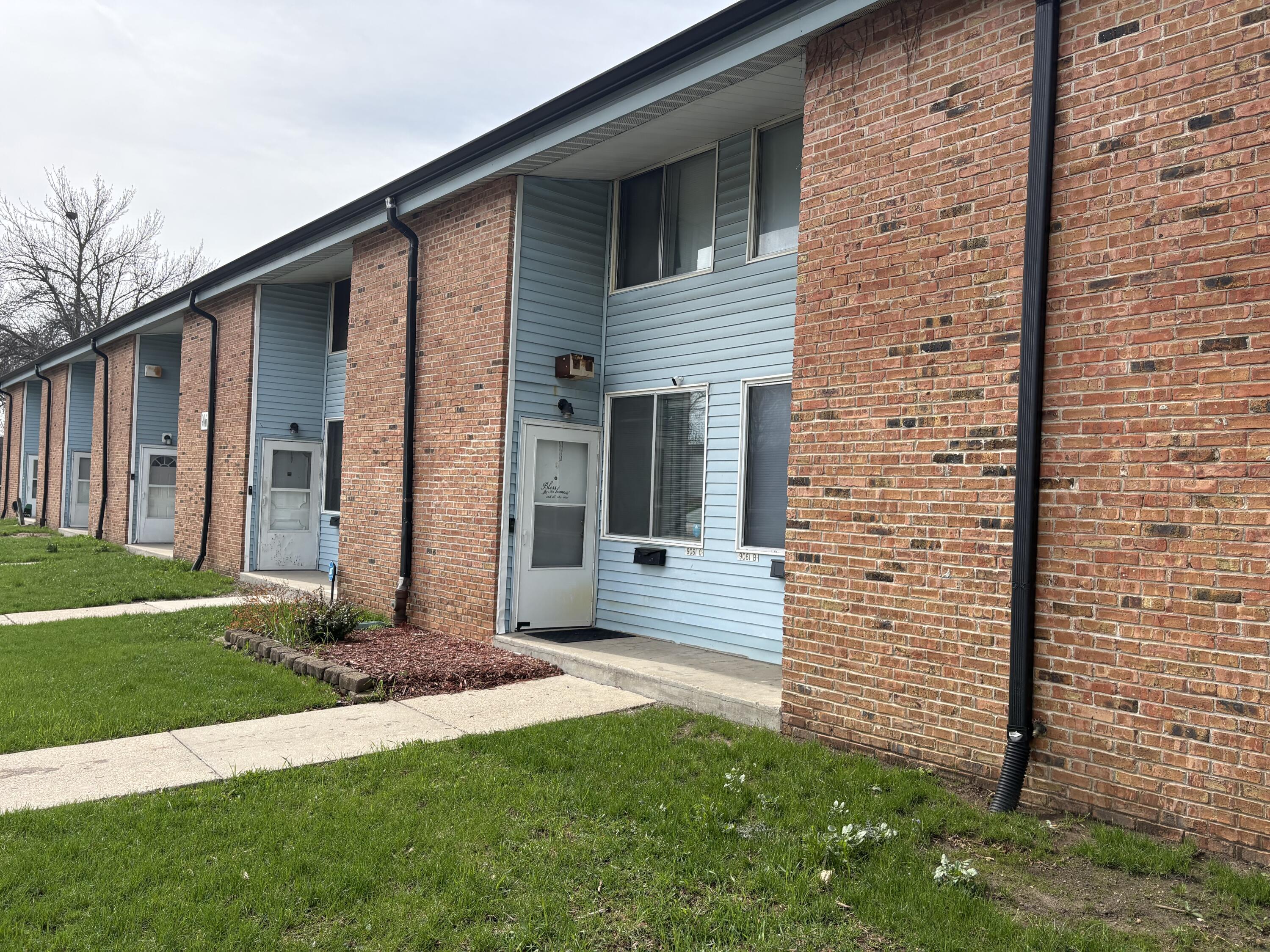 9061 North 95th Street, Unit B Milwaukee, WI 53224 - Photo 2 of 8 IMG_2899