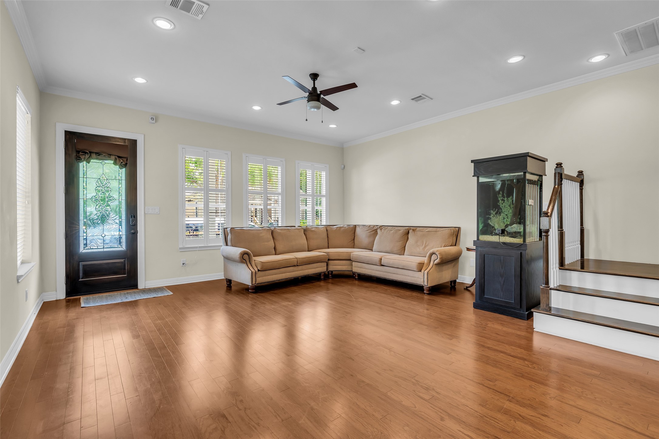 1423 Colorado Street Houston, TX 77007 - Photo 3 of 28 As you enter the home, you are greeted by a naturally bright living room filled with welcoming light and an open, comfortable feel.