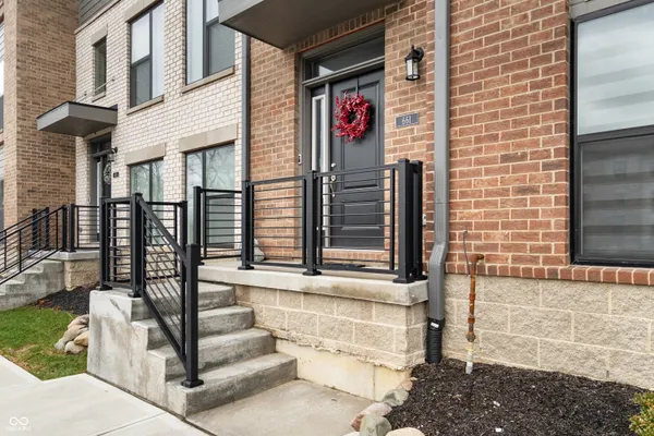 $2,995 | 661 Golborne Street, Carmel, IN 46032