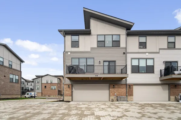 $2,995 | 661 Golborne Street, Carmel, IN 46032