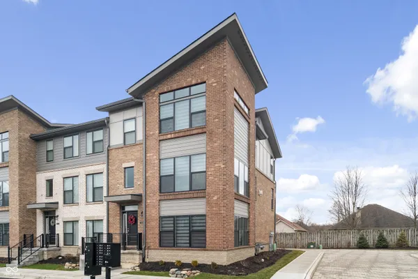 $2,995 | 661 Golborne Street, Carmel, IN 46032