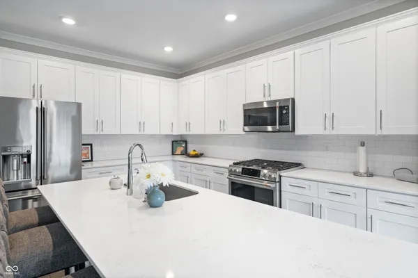 $2,995 | 661 Golborne Street, Carmel, IN 46032