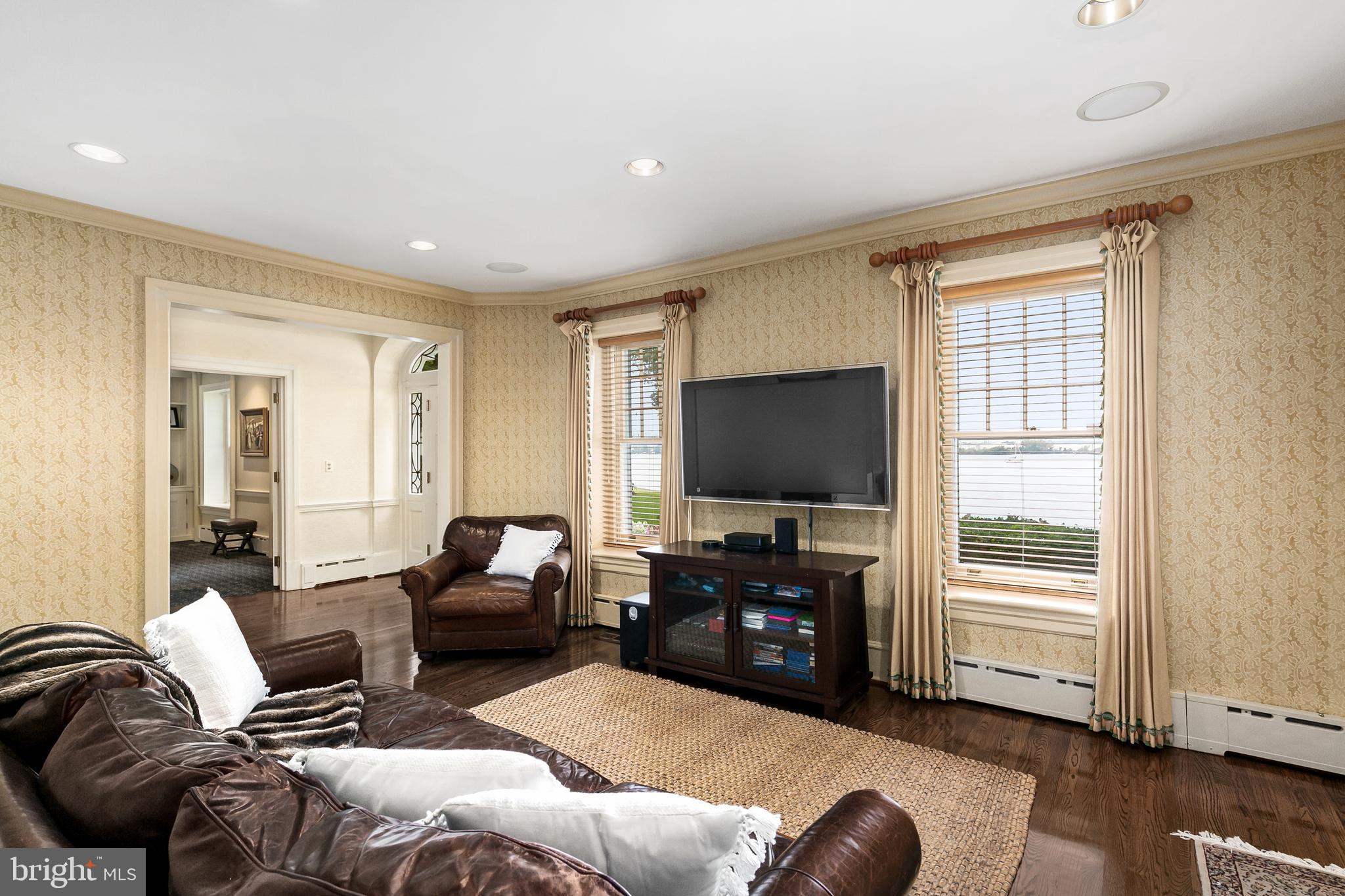 607 Bank Avenue Riverton, NJ 08077 - Photo 8 of 50