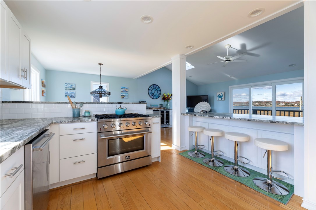 408 Atlantic Avenue Westerly, RI 02891 - Photo 12 of 36