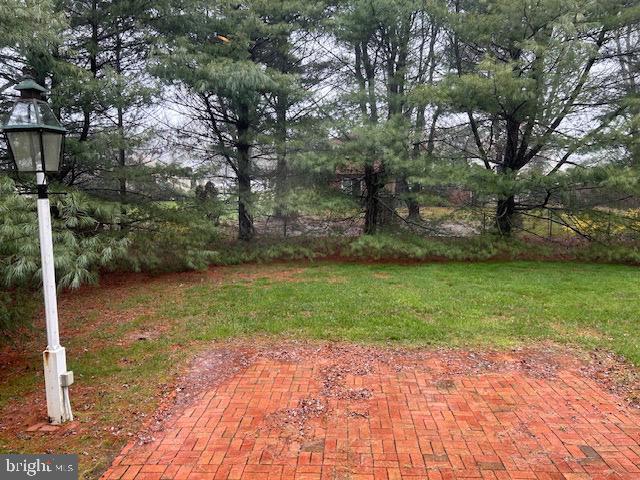 484 Flock Road Hamilton, NJ 08619 - Photo 24 of 25 a backyard of a house with lots of green space
