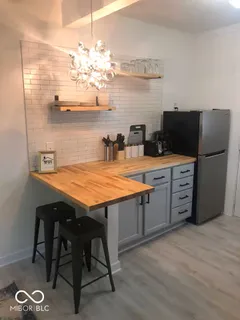 $1,000,000 | 5724 Julian Avenue, Indianapolis, IN 46219