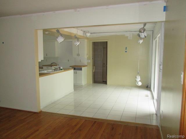 4271 Stoddard Road West Bloomfield, MI 48323 - Photo 21 of 30 IMG_0093.jpg