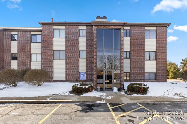 $169,900 | 3280 Devonwood Hills Northeast, Unit 6, Grand Rapids, MI 49525