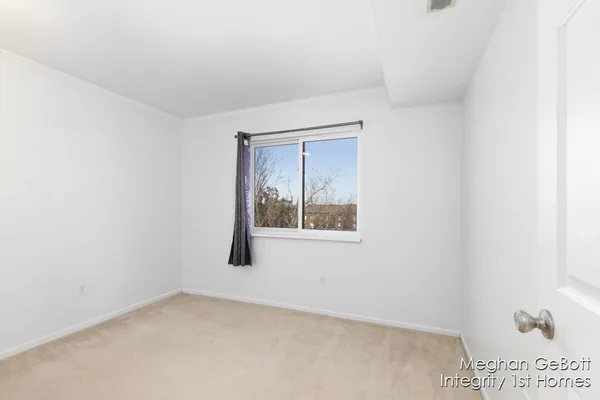 $169,900 | 3280 Devonwood Hills Northeast, Unit 6, Grand Rapids, MI 49525