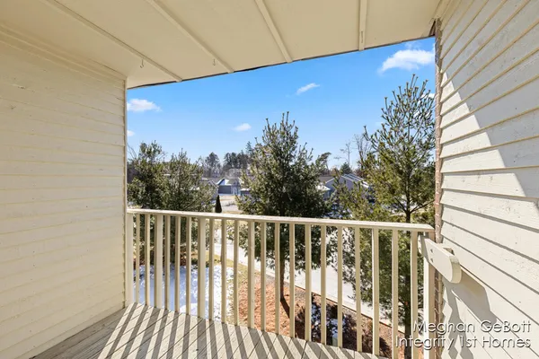 $169,900 | 3280 Devonwood Hills Northeast, Unit 6, Grand Rapids, MI 49525