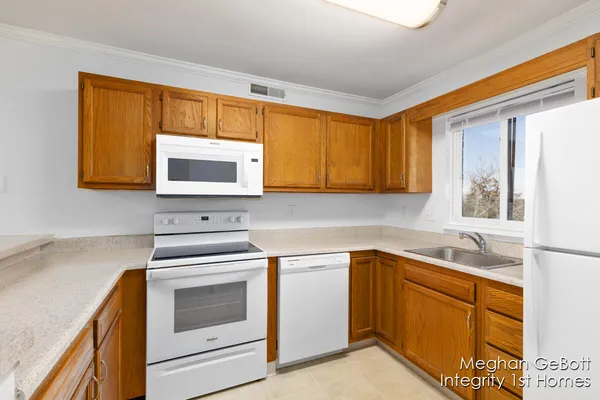 $169,900 | 3280 Devonwood Hills Northeast, Unit 6, Grand Rapids, MI 49525