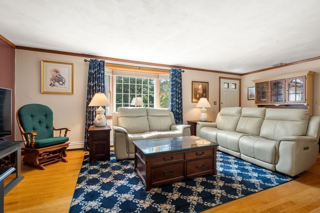 9 Keith Road Bourne, MA 02559 - Photo 4 of 35 Gallery Image 4