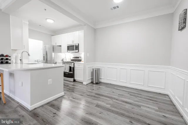 $2,500 | 502 Sunset View Terrace Southeast, Unit 107, Leesburg, VA 20175