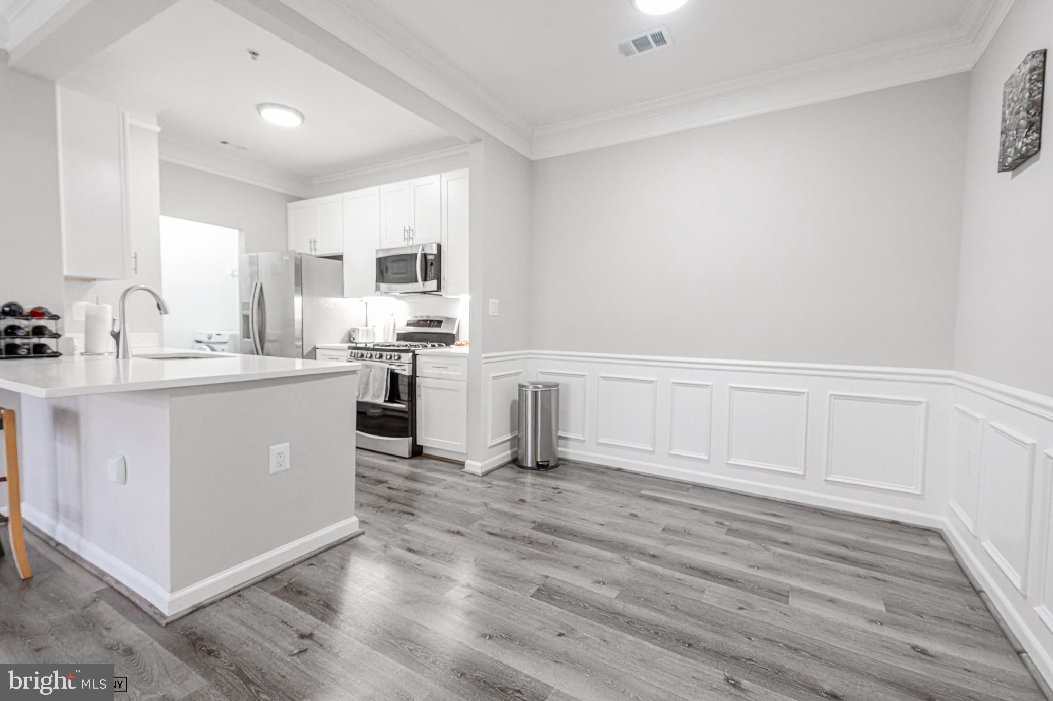 502 Sunset View Terrace Southeast, Unit 107 Leesburg, VA 20175 - Photo 2 of 26