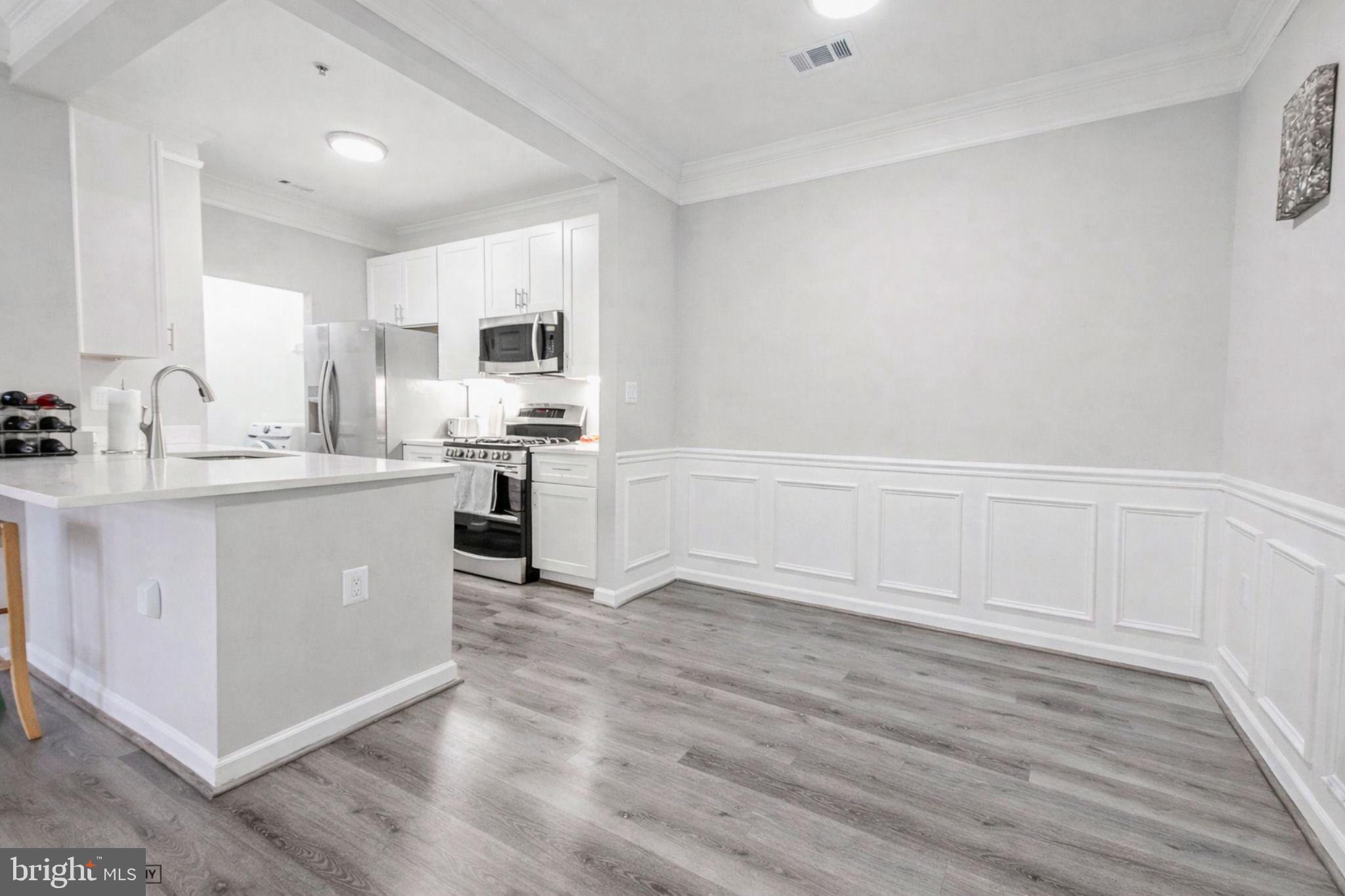 502 Sunset View Terrace Southeast, Unit 107 Leesburg, VA 20175 - Photo 2 of 26