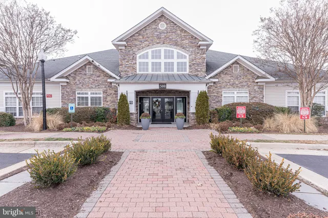 $2,500 | 502 Sunset View Terrace Southeast, Unit 107, Leesburg, VA 20175