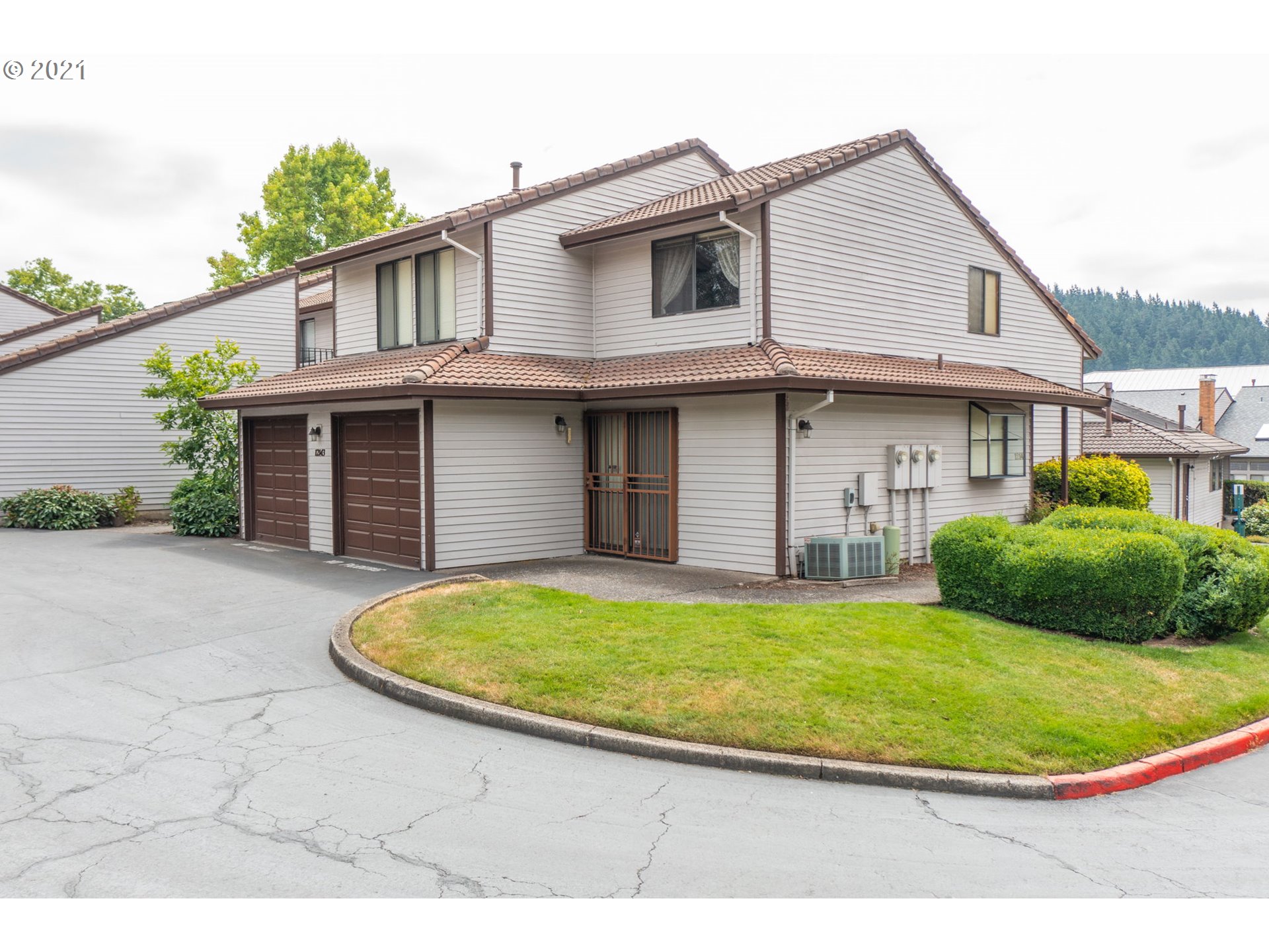 12143 Southeast 104th Court Happy Valley, OR 97015 - Photo 2 of 25