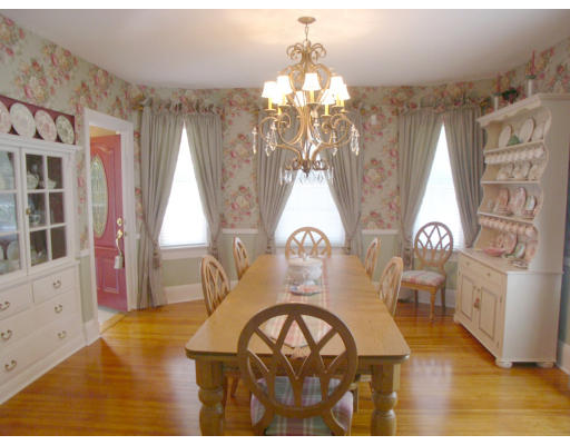 43 Adams Road Framingham, MA 01702 - Photo 3 of 11 Gallery Image 3