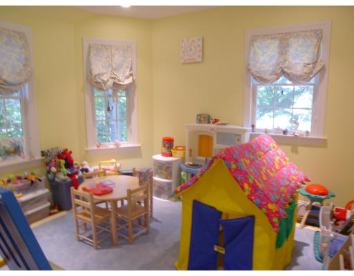 43 Adams Road Framingham, MA 01702 - Photo 7 of 11 Gallery Image 7