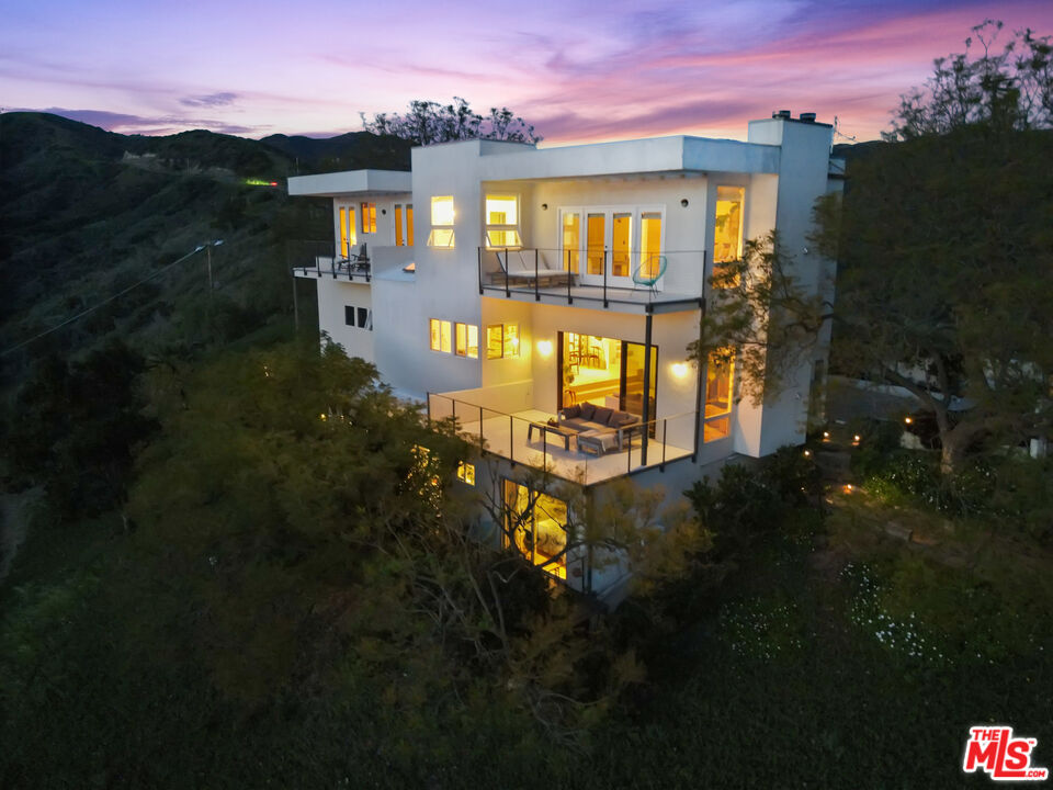 2727 Corral Canyon Road Malibu, CA 90265 - Photo 3 of 43