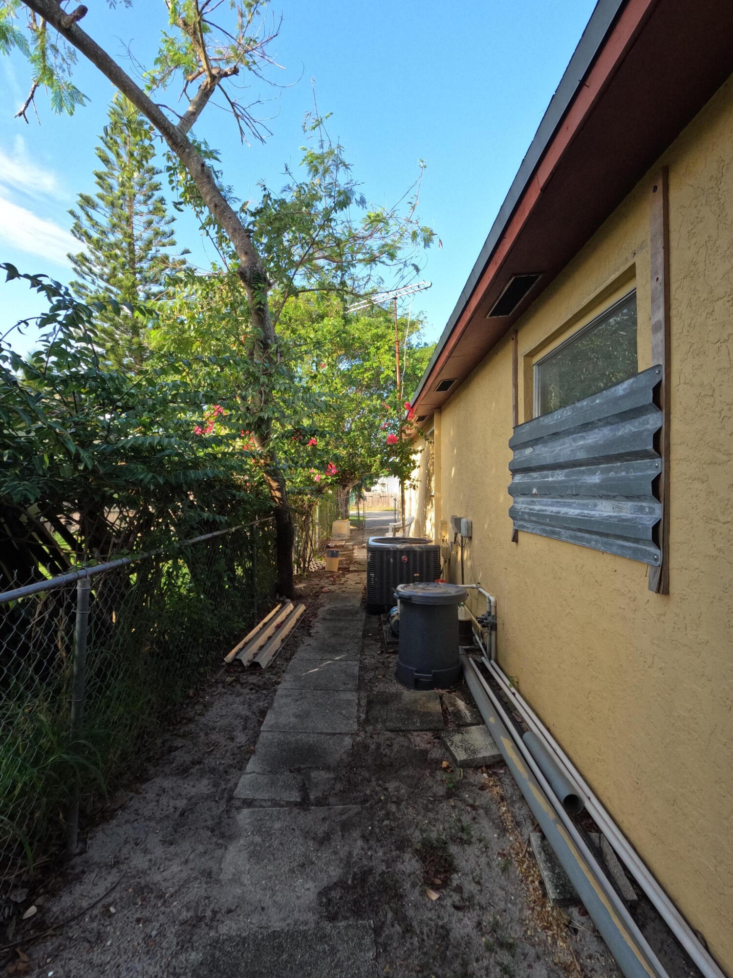 1012 Alto Road Lantana, FL 33462 - Photo 9 of 67 GOPR0883