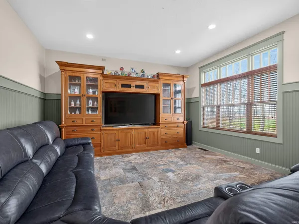 $1,100,000 | 3204 North 250 East, Fremont, IN 46737
