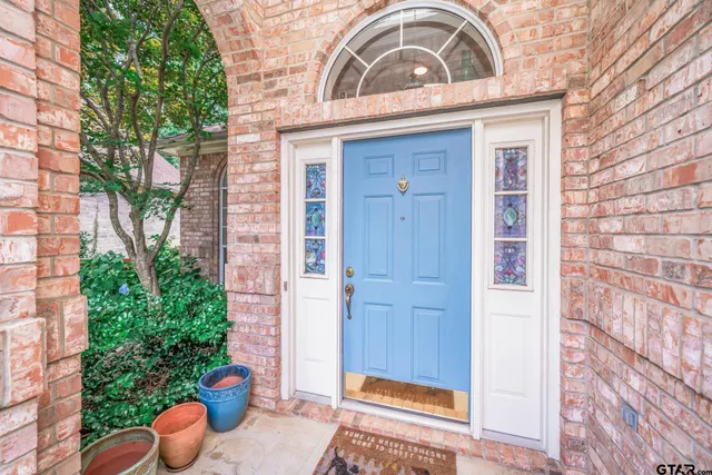 view of front door of house