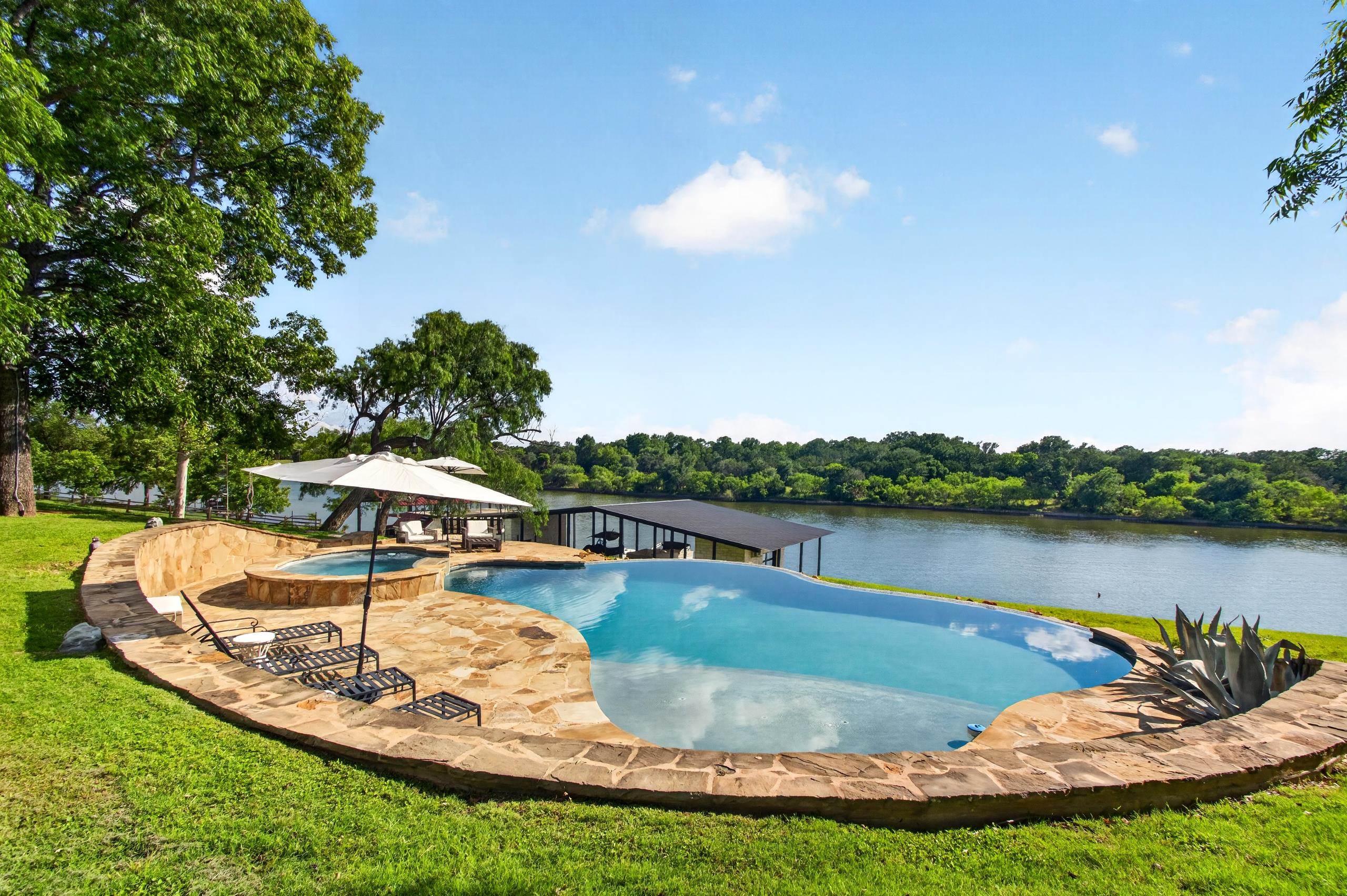 237 Waters Edge Burnet, TX 78611 - Photo 3 of 45