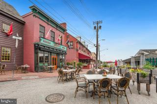 41 Cornhill Street Annapolis, MD 21401 - Photo 35 of 36 a view of a cafe with sitting area