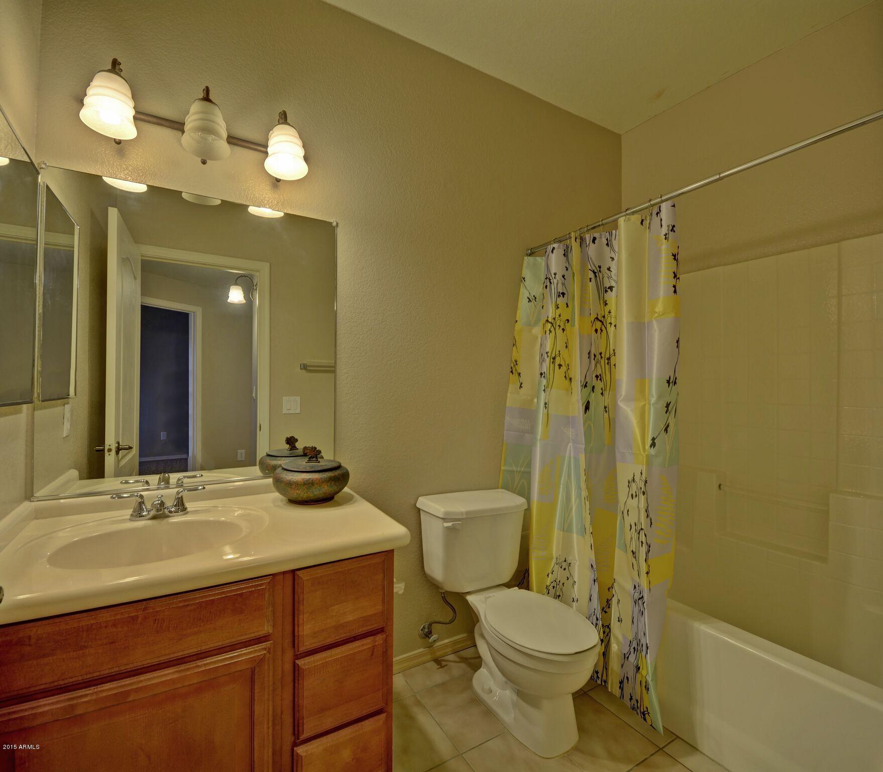 3150 East Beardsley Road, Unit 1028 Phoenix, AZ 85050 - Photo 18 of 29 Secondary Bathroom
