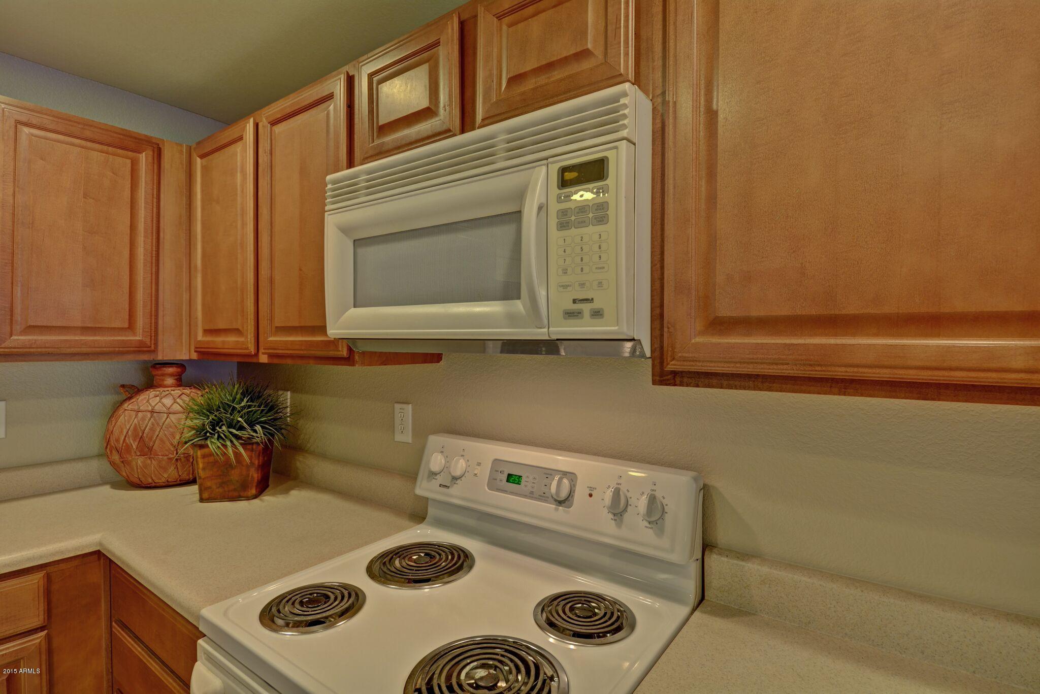 3150 East Beardsley Road, Unit 1028 Phoenix, AZ 85050 - Photo 9 of 29 Kitchen 3