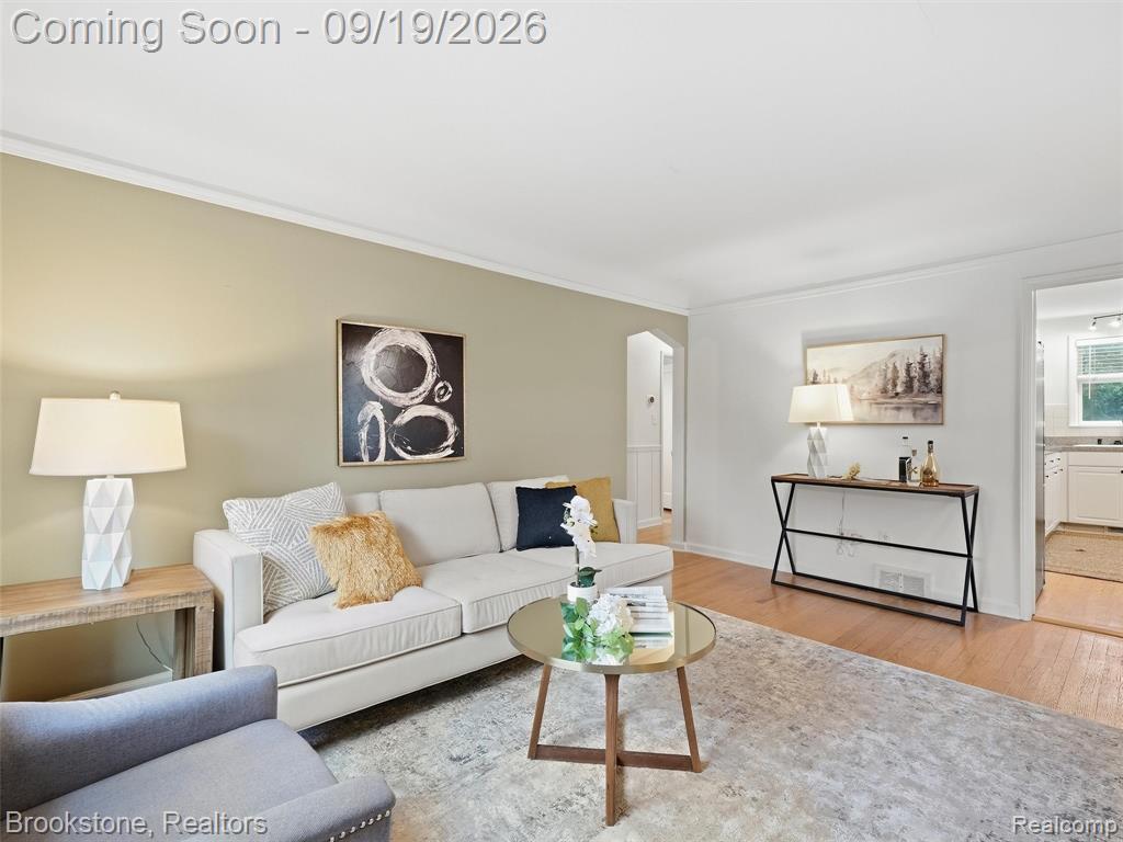 2275 Dorchester Road Birmingham, MI 48009 - Photo 4 of 40 Gallery Image 4