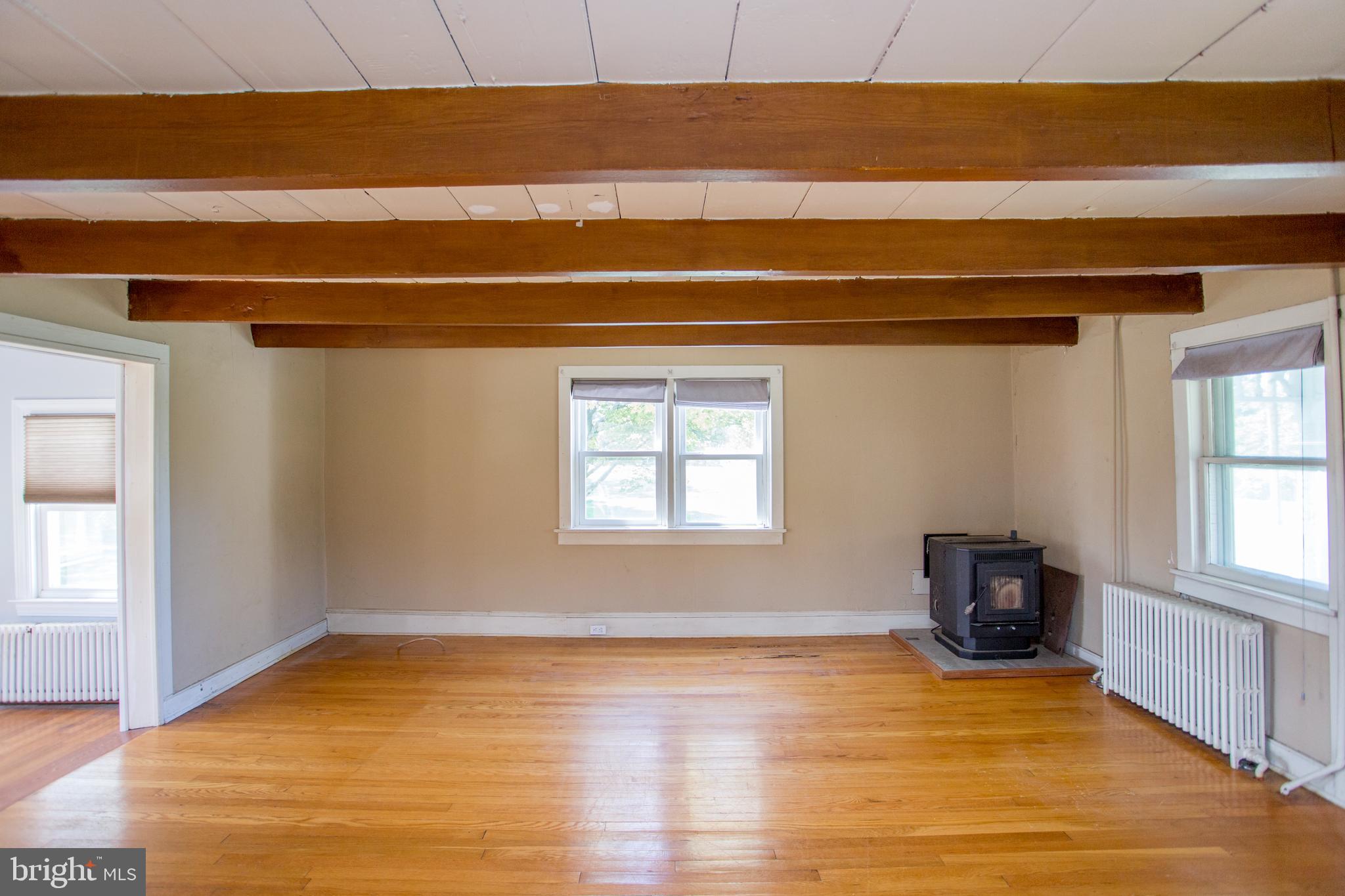 8 Old York Road Ringoes, NJ 08551 - Photo 19 of 55 Living Room