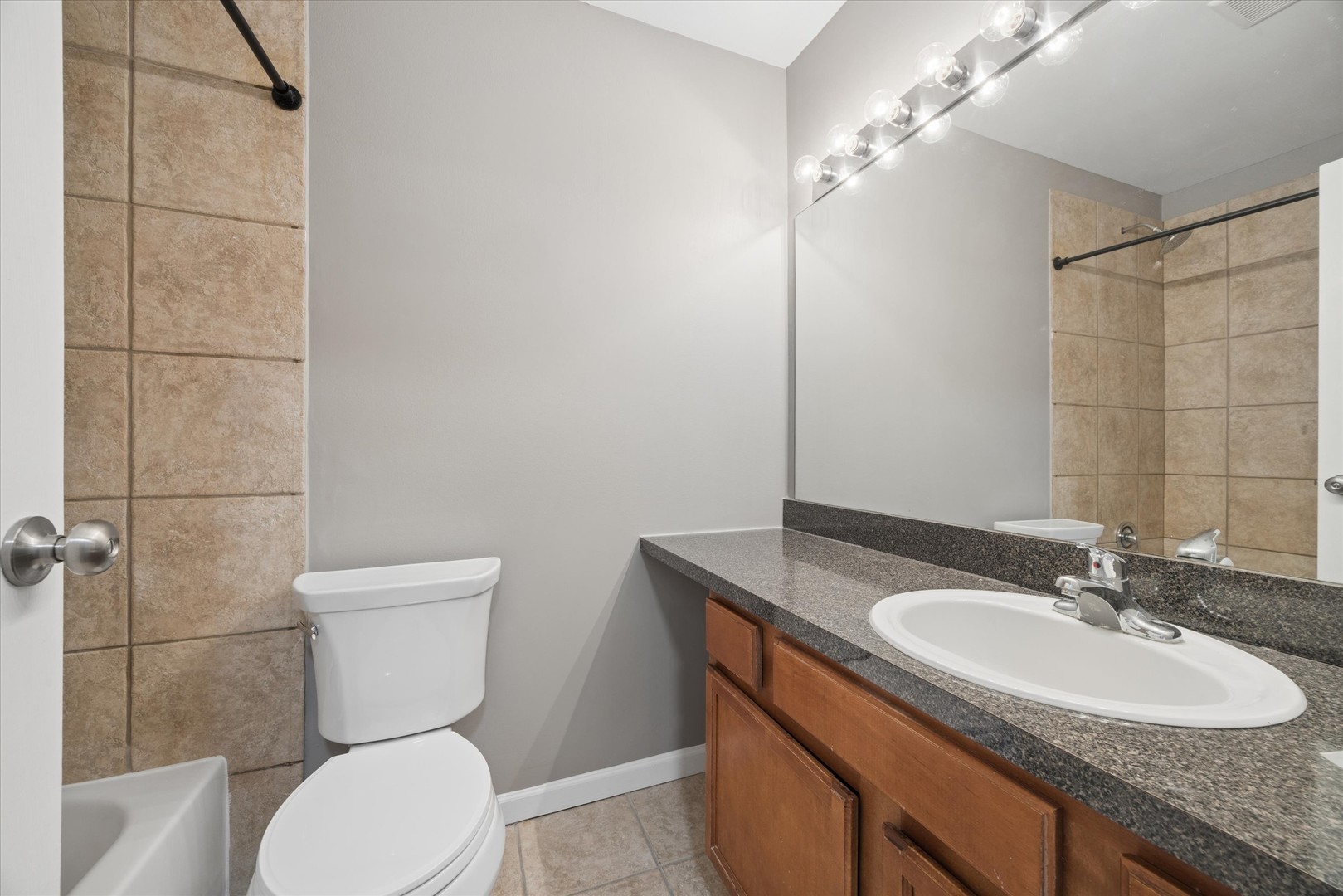 5852 Forest View Road, Unit F Lisle, IL 60532 - Photo 13 of 16