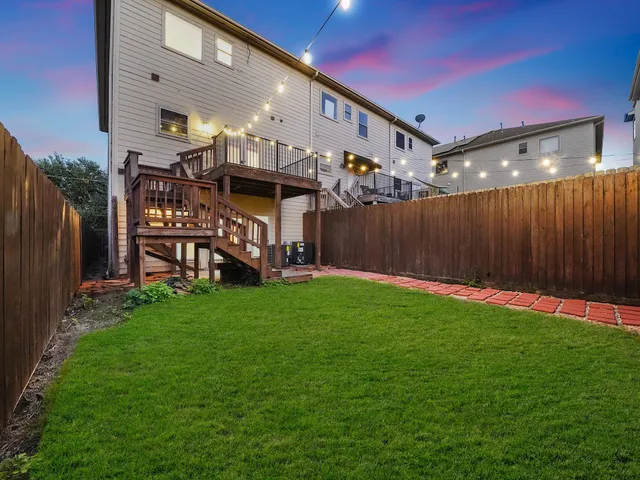 a view of a house with a big yard