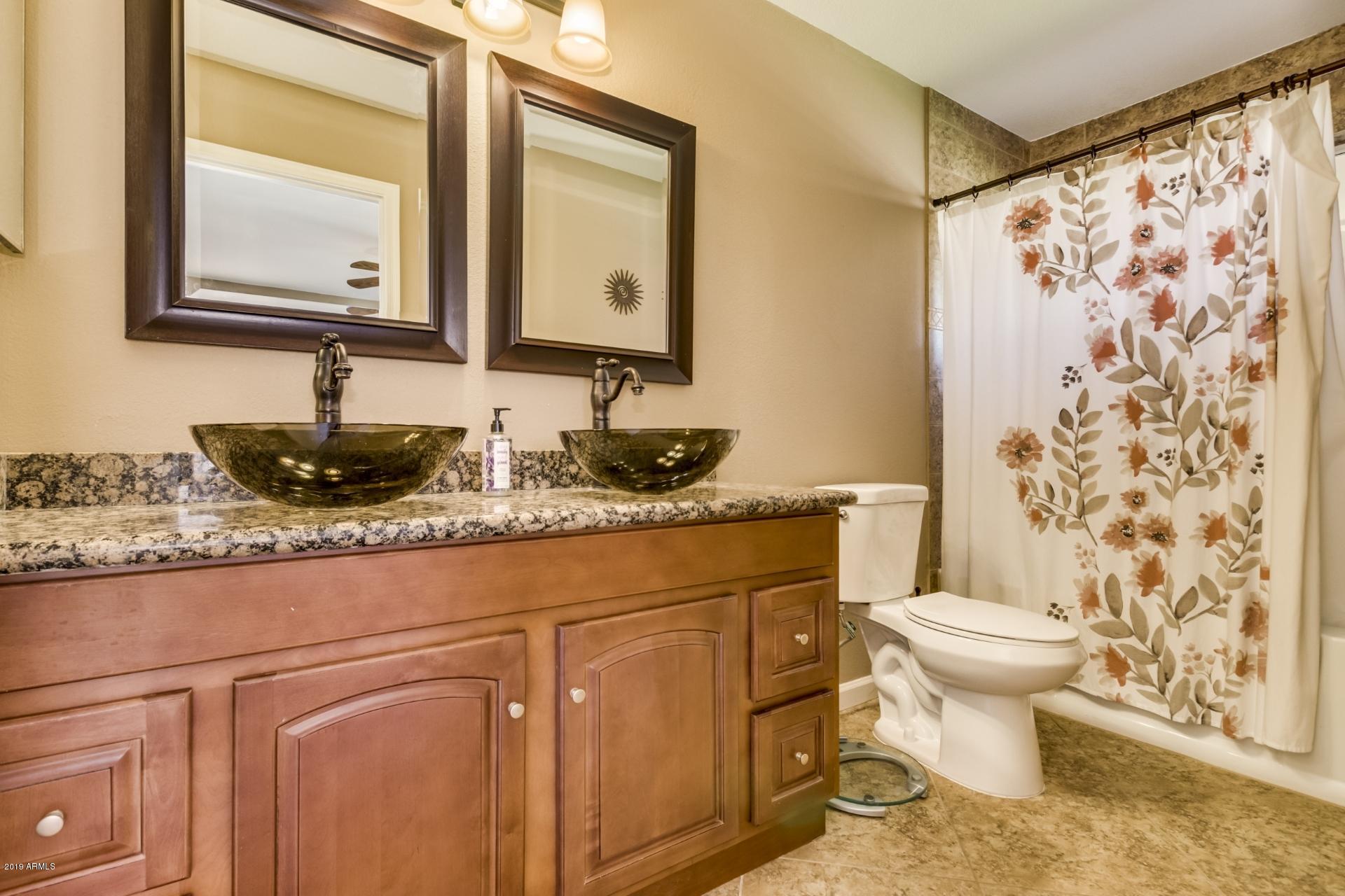 3508 East Utopia Road Phoenix, AZ 85050 - Photo 12 of 20 Master Bathroom