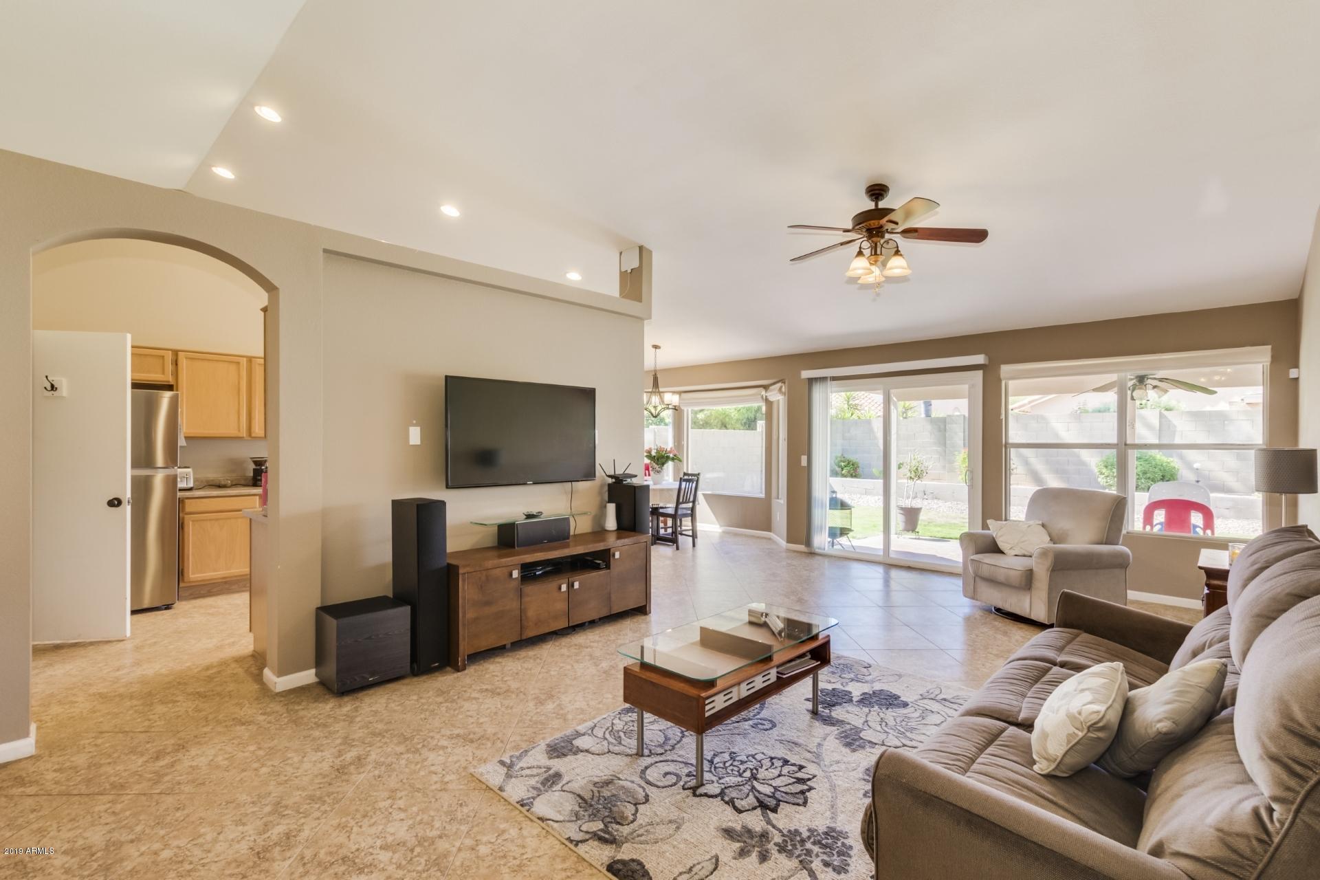 3508 East Utopia Road Phoenix, AZ 85050 - Photo 3 of 20 Great Room