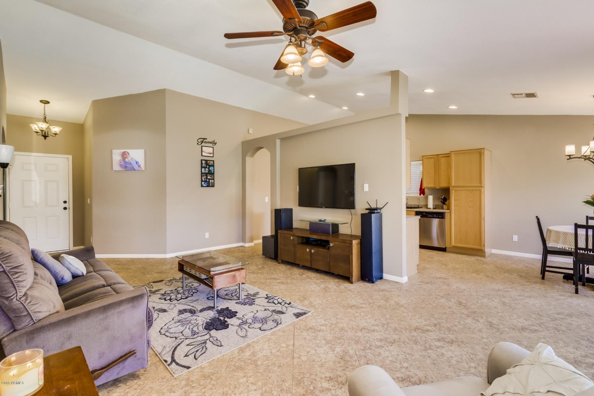 3508 East Utopia Road Phoenix, AZ 85050 - Photo 4 of 20 Great Room