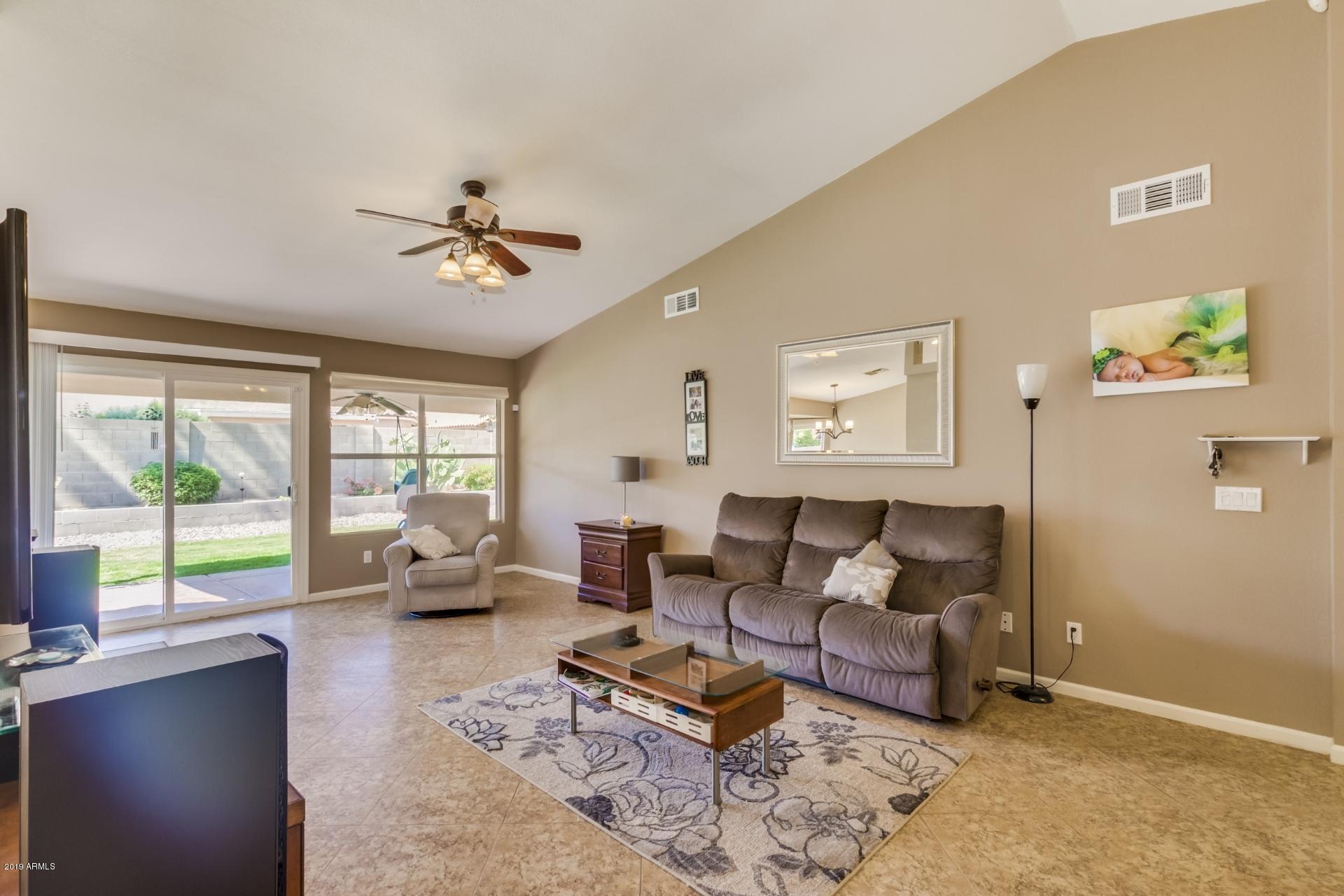 3508 East Utopia Road Phoenix, AZ 85050 - Photo 5 of 20 Great Room