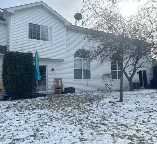$280,000 | 361 Capitol Drive, Unit C, Sugar Grove, IL 60554