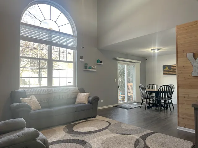 $280,000 | 361 Capitol Drive, Unit C, Sugar Grove, IL 60554