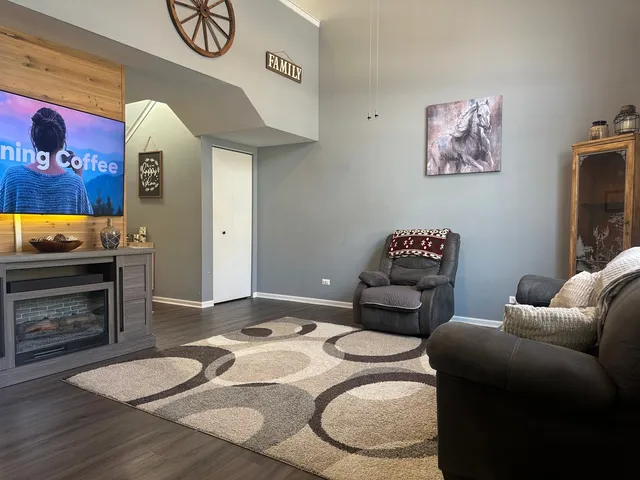 $280,000 | 361 Capitol Drive, Unit C, Sugar Grove, IL 60554