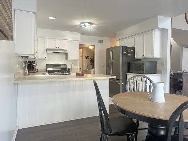 $280,000 | 361 Capitol Drive, Unit C, Sugar Grove, IL 60554