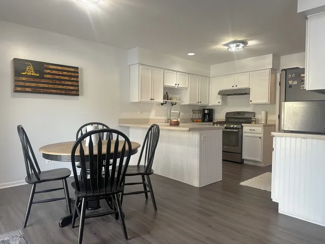 $280,000 | 361 Capitol Drive, Unit C, Sugar Grove, IL 60554