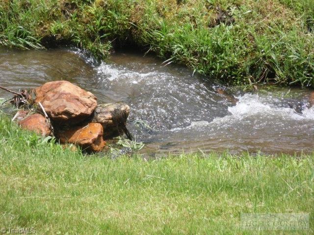 1674 Roberts Road Laurel Springs, NC 28644 - Photo 5 of 26 Gallery Image 5
