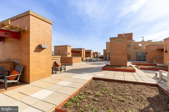 $655,000 | 616 E Street Northwest, Unit 447, Washington, DC 20004