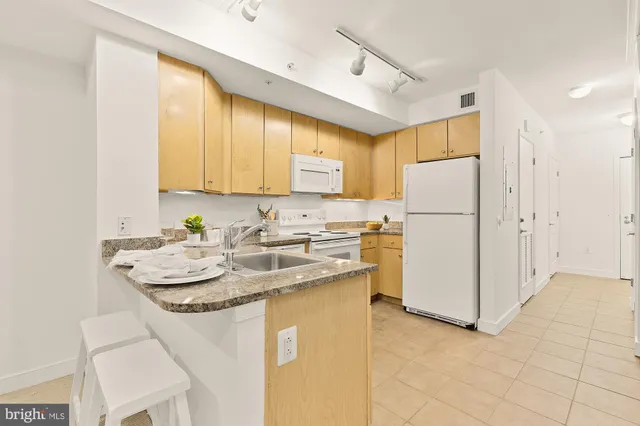 $655,000 | 616 E Street Northwest, Unit 447, Washington, DC 20004
