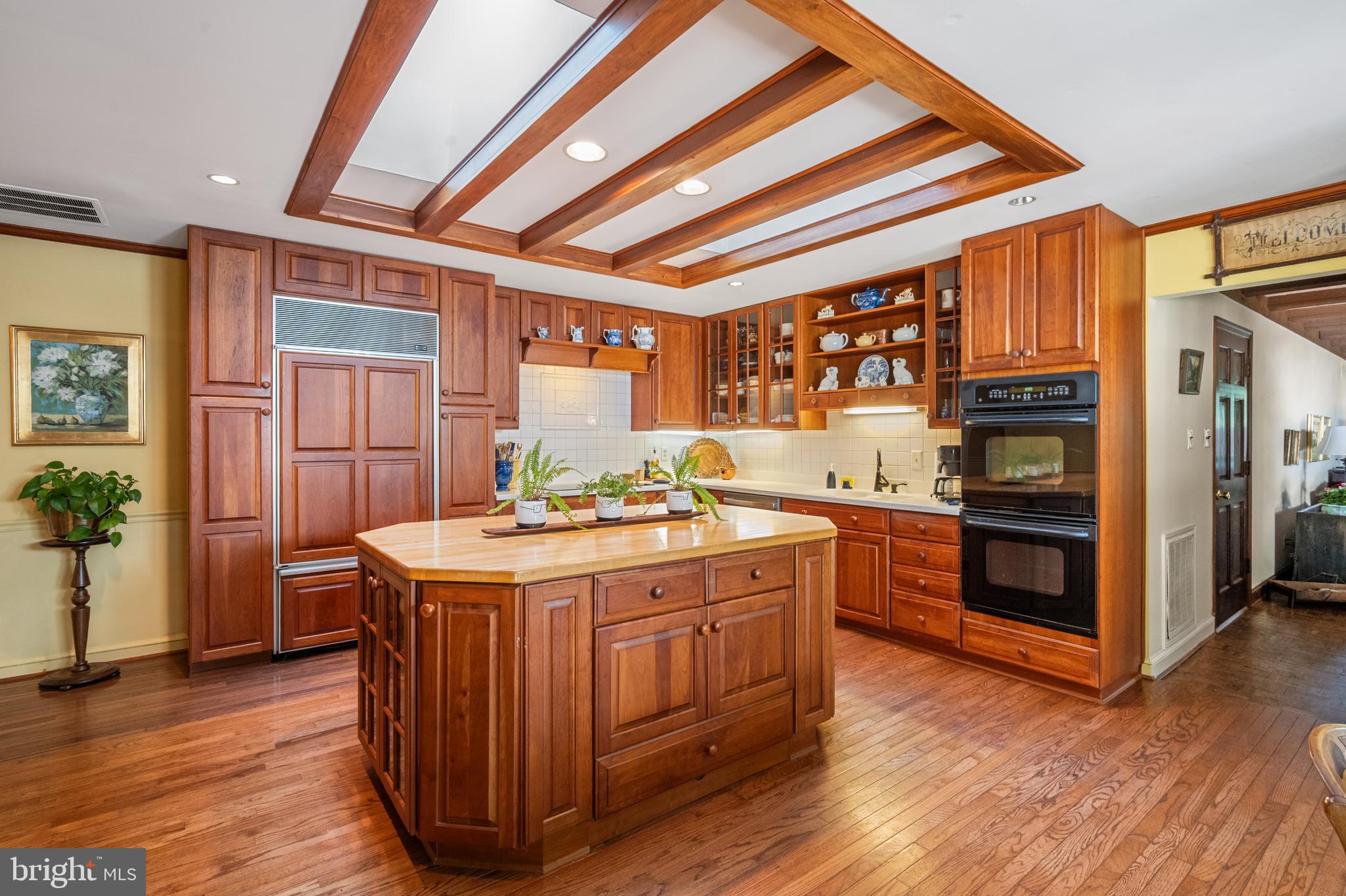 7408 Maple Branch Road Clifton, VA 20124 - Photo 16 of 93 Kitchen with center Isle