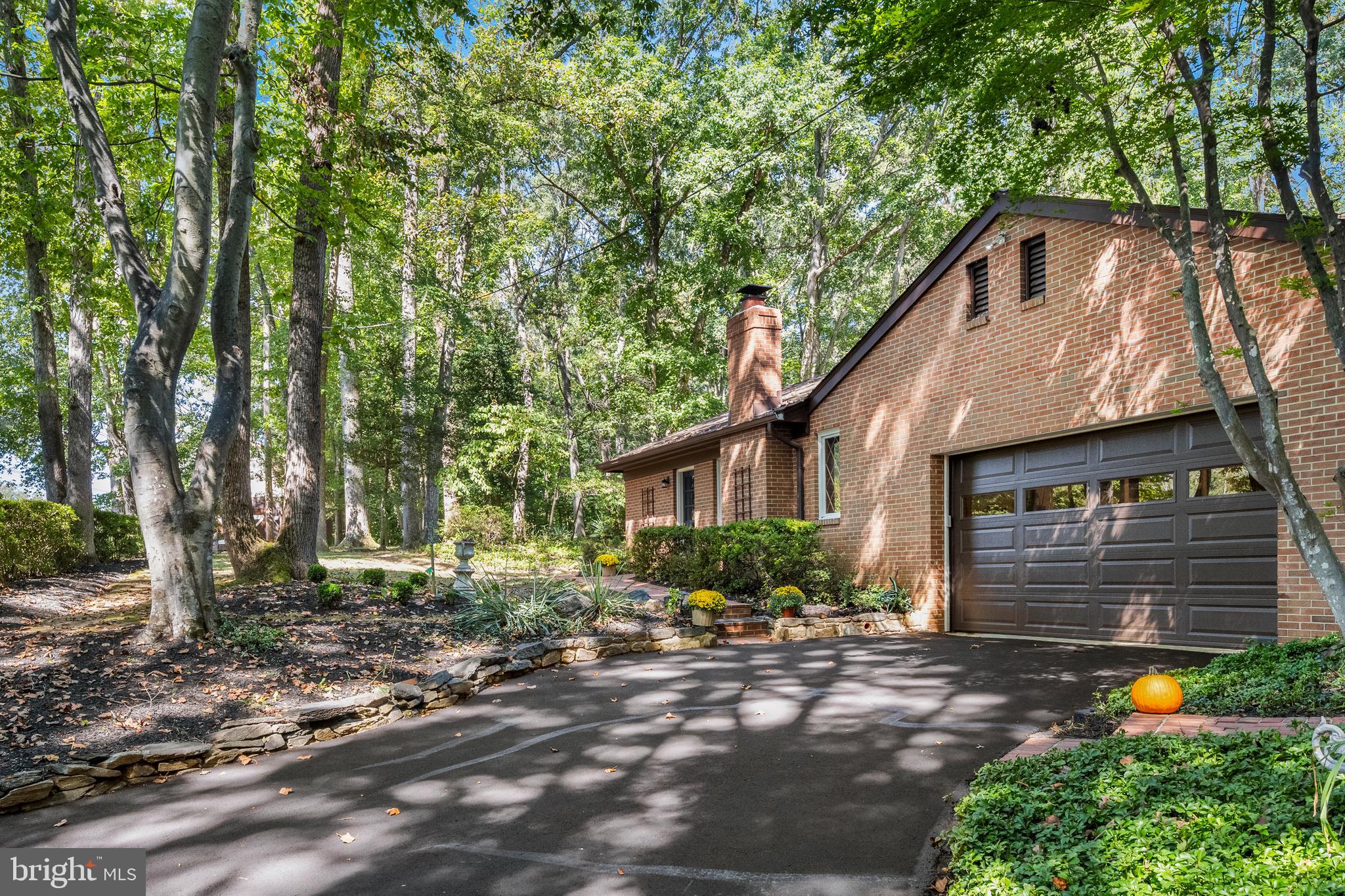 7408 Maple Branch Road Clifton, VA 20124 - Photo 48 of 93 walk up to side entrance - office